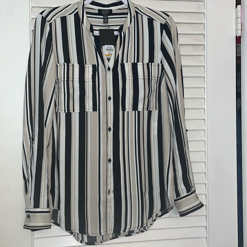 Jones New York button down shirt
